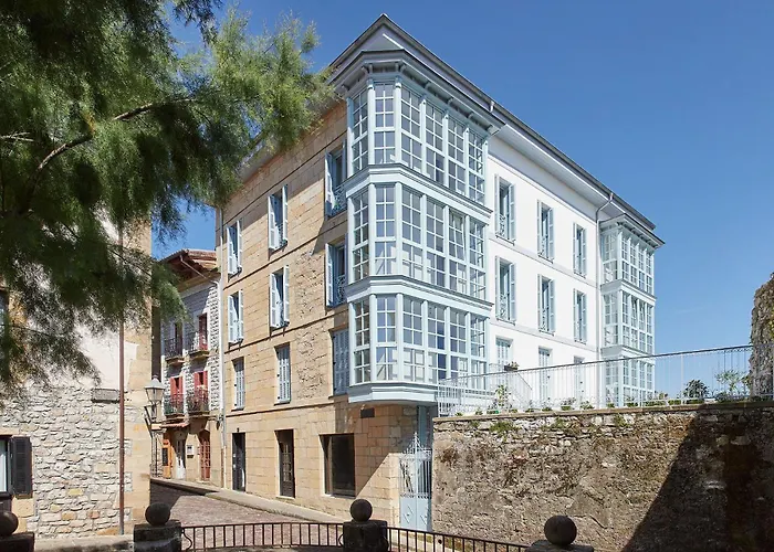 H Suite3b By Smiling Hondarribia