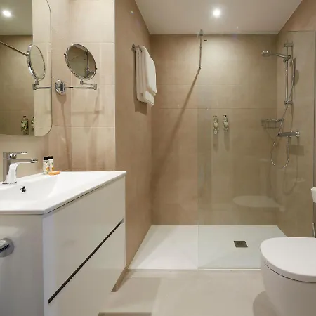H Suite3b By Smiling Hondarribia