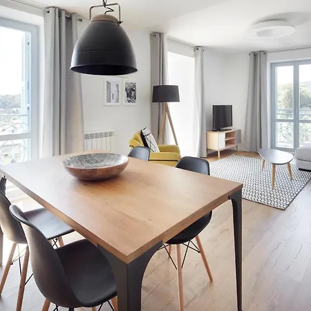H Suite3b By Smiling * Hondarribia