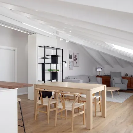 H Suite3b By Smiling Апартаменты